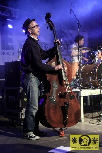 Buster Shuffle (UK) 16. This Is Ska Festival - Wasserburg, Rosslau 23. Juni 2012 (27).JPG